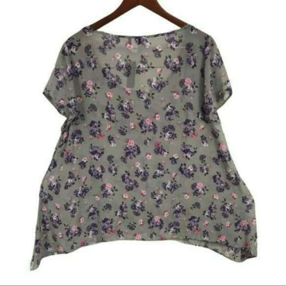 Torrid Floral Chiffon Sharkbite Top, Large New with Tag - Picture 2 of 9